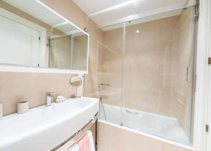 P Sanz 1, 411 By Ybh Apartmán *